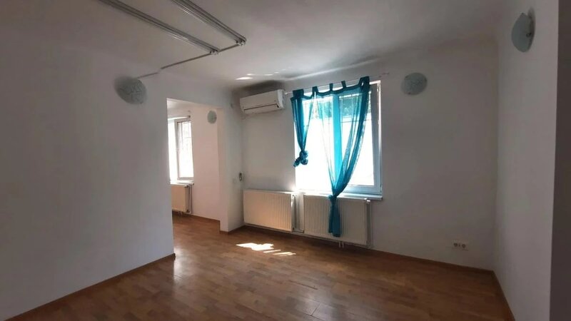 Eminescu, Tunari, imobil singur curte, comision 0, inchiriat la 1.400 euro